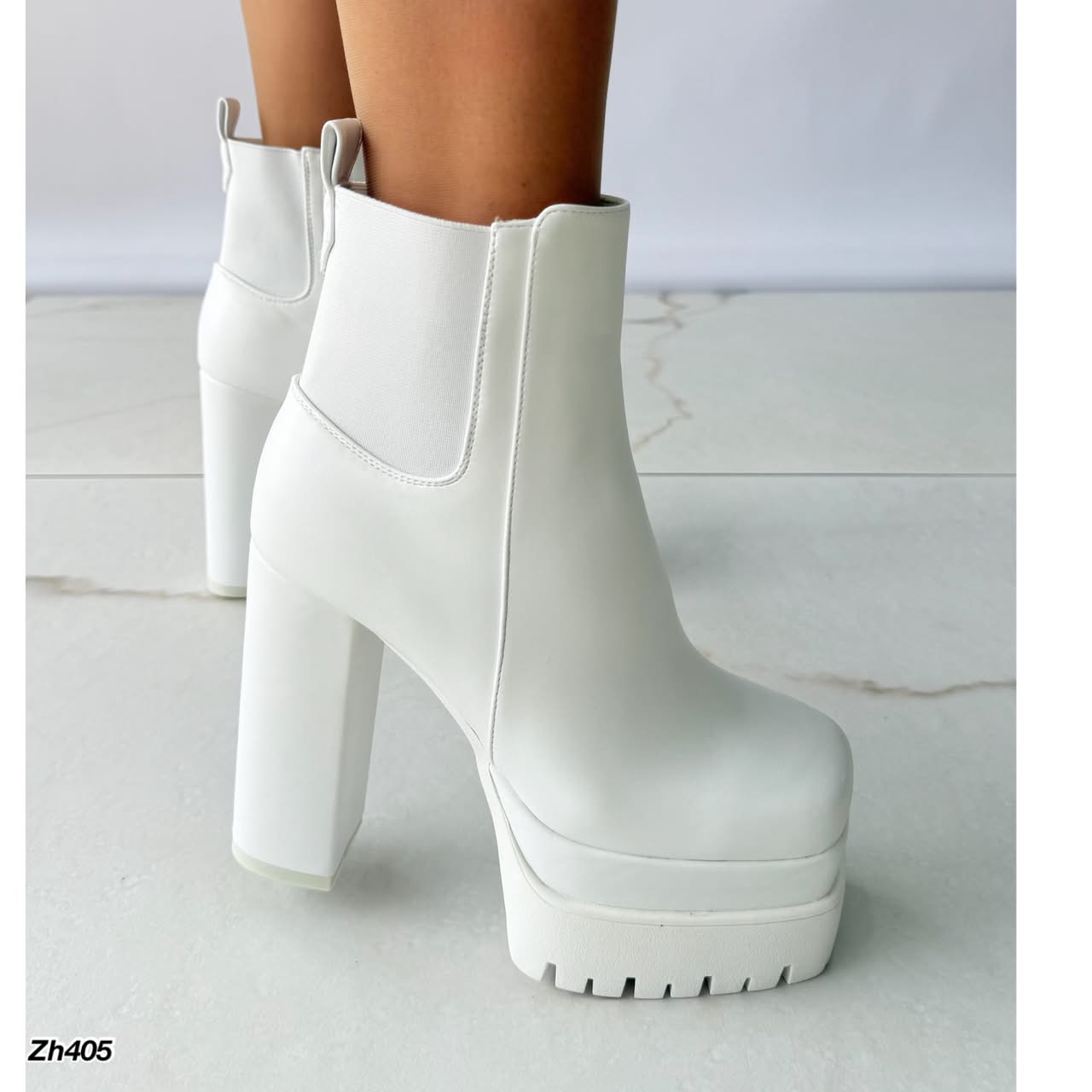 Botin blanco detalle resorte plataforma 6cm tacon 13cm HX3072-C1573